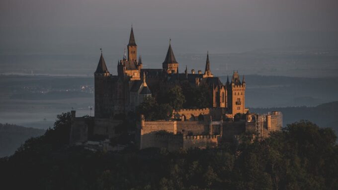 A Complete Guide to the World’s Most Famous Castles
